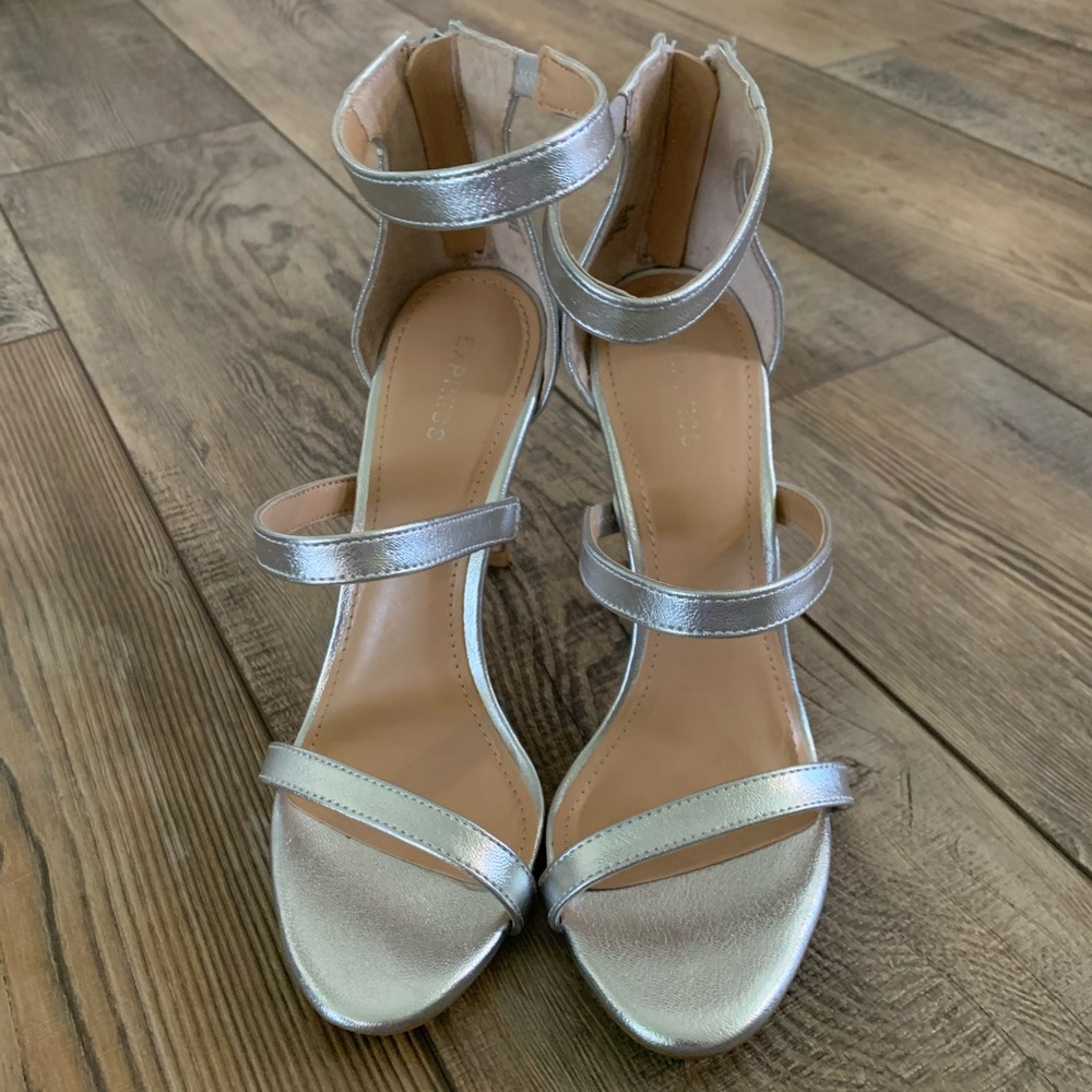 Heels - Picture 2 of 6